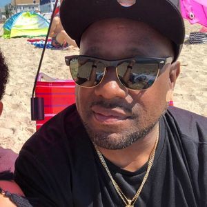 Meet your Posher, Gregory